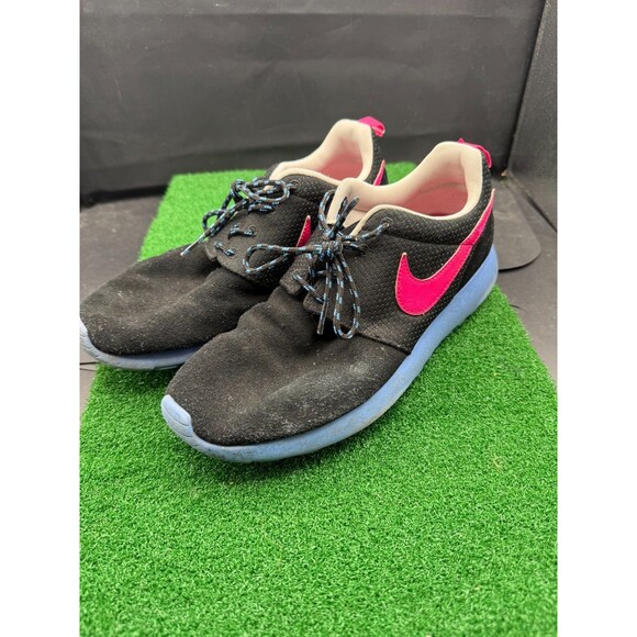 Nike Roshe Run GS  Athletic Shoes Youth Size 7Y Black Pink Running 599729-001 - Picture 1 of 12